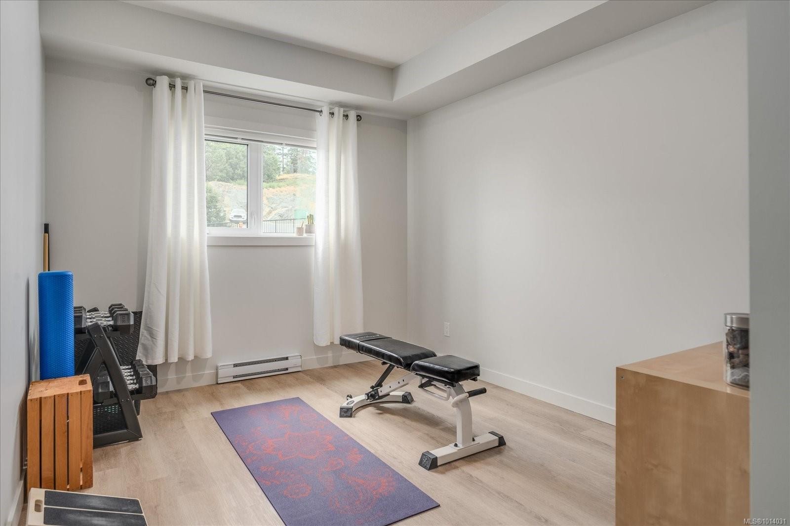 112-4830 Cedar Ridge Pl, Nanaimo, BC - Indoor Photo Showing Gym Room