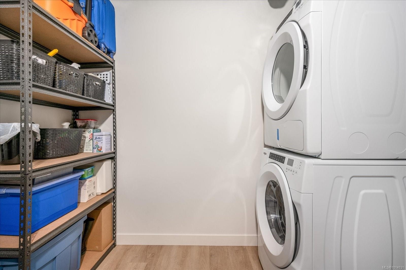 112-4830 Cedar Ridge Pl, Nanaimo, BC - Indoor Photo Showing Laundry Room
