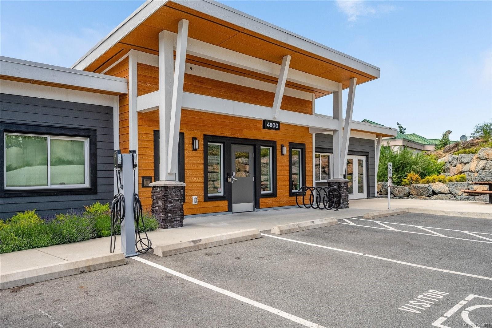 112-4830 Cedar Ridge Pl, Nanaimo, BC - Outdoor