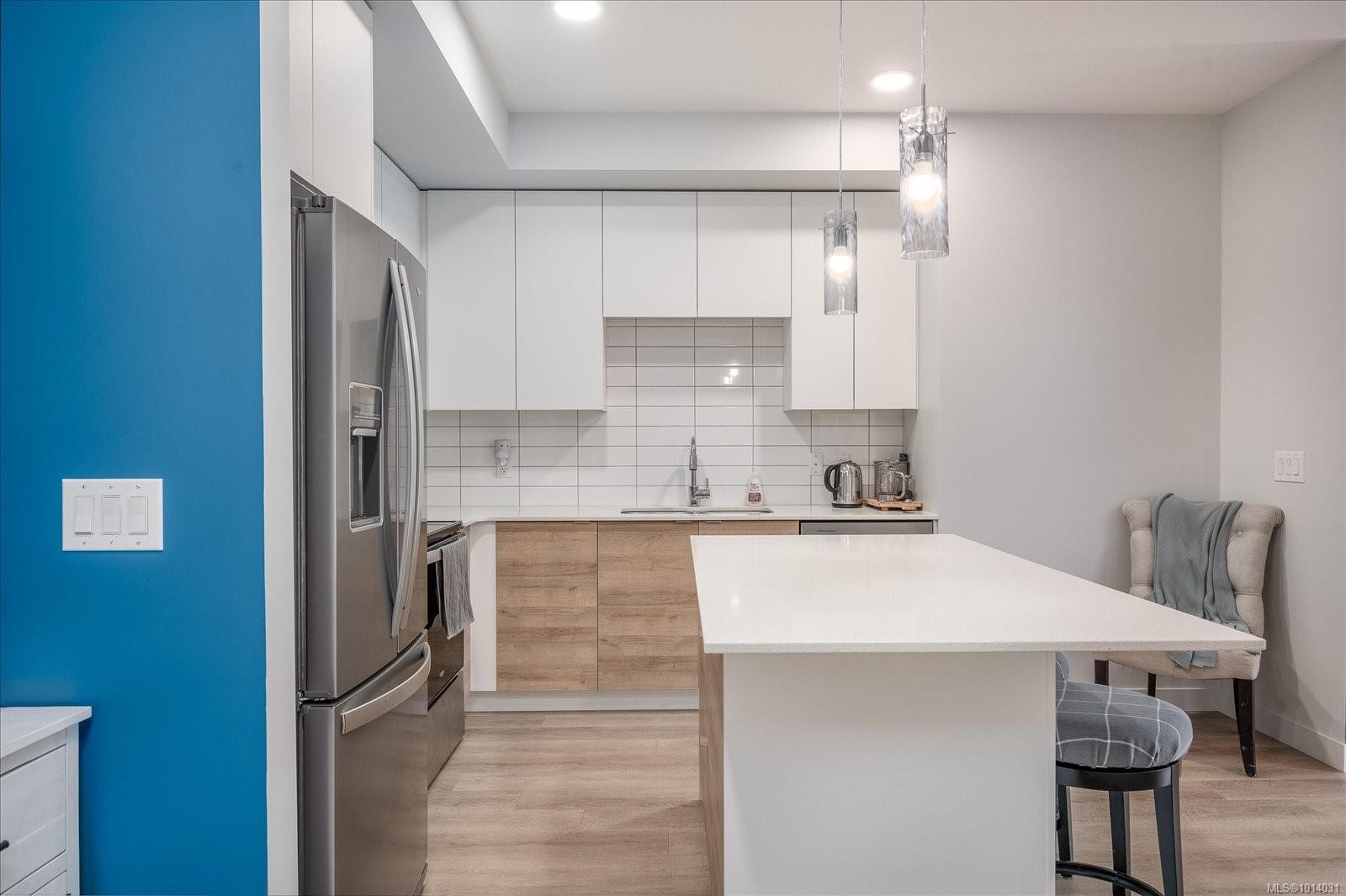 112-4830 Cedar Ridge Pl, Nanaimo, BC - Indoor Photo Showing Kitchen