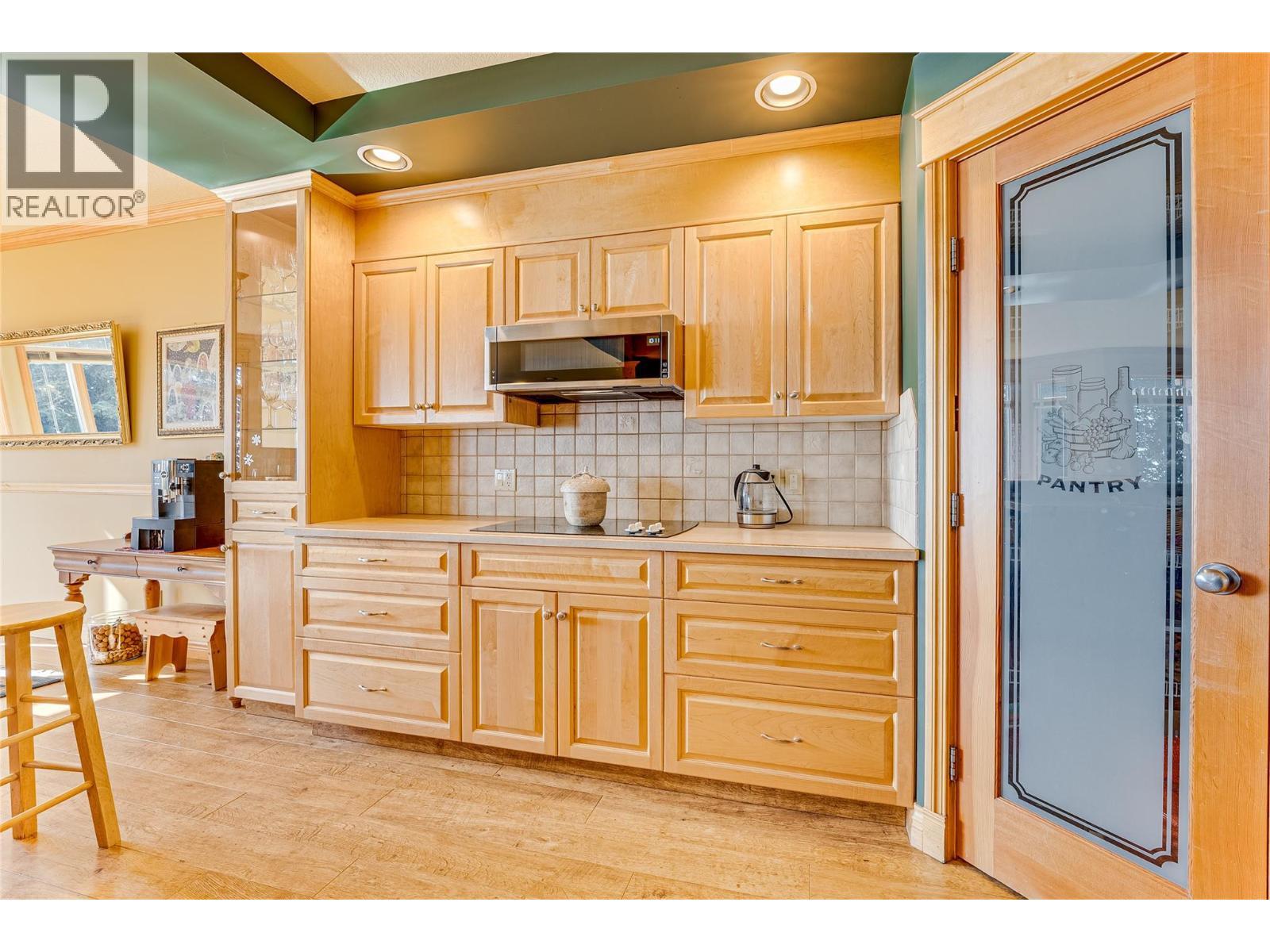 635 Monashee Road Unit# 8, Silver Star, BC - Indoor Photo Showing Kitchen