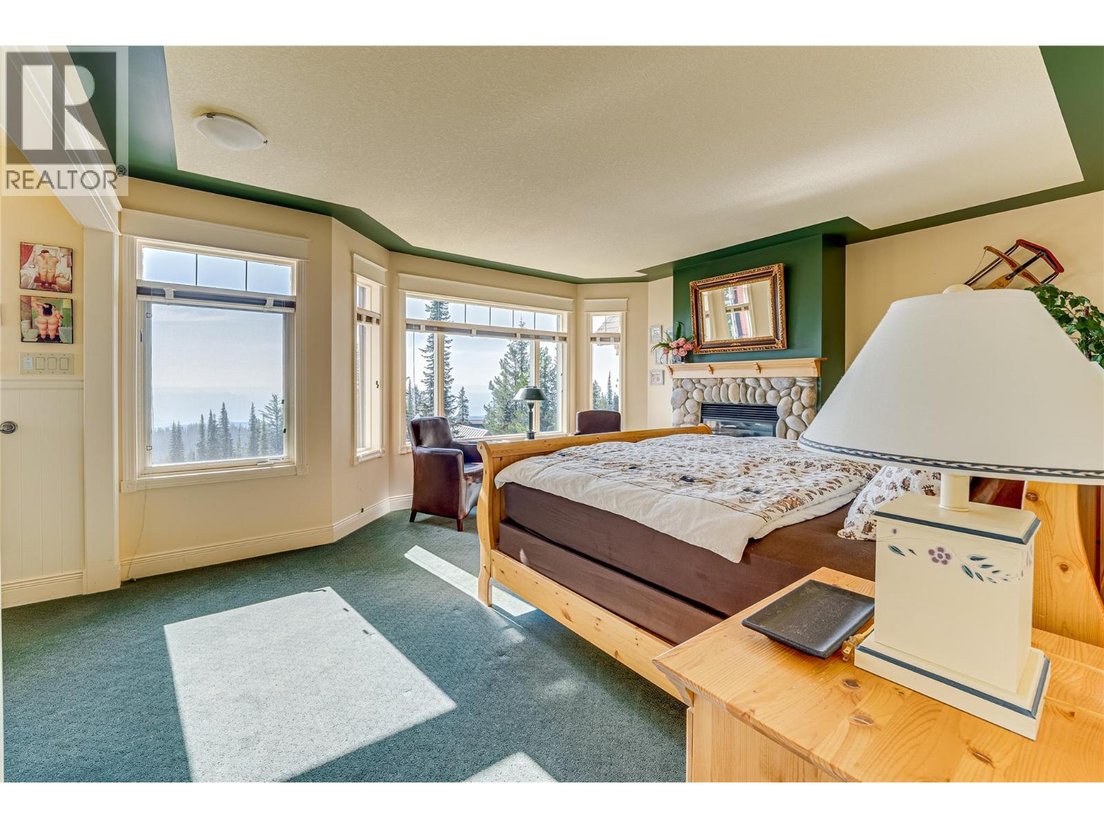 635 Monashee Road Unit# 8, Silver Star, BC - Indoor Photo Showing Bedroom