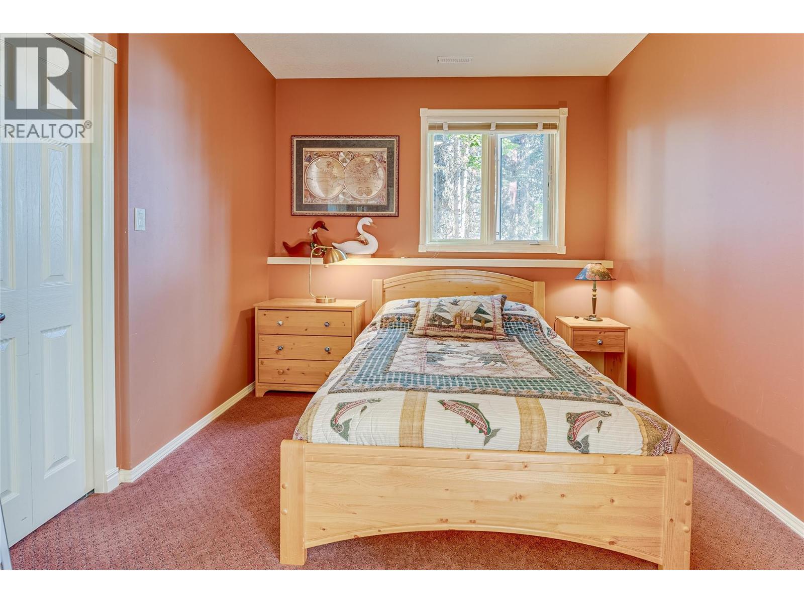 635 Monashee Road Unit# 8, Silver Star, BC - Indoor Photo Showing Bedroom