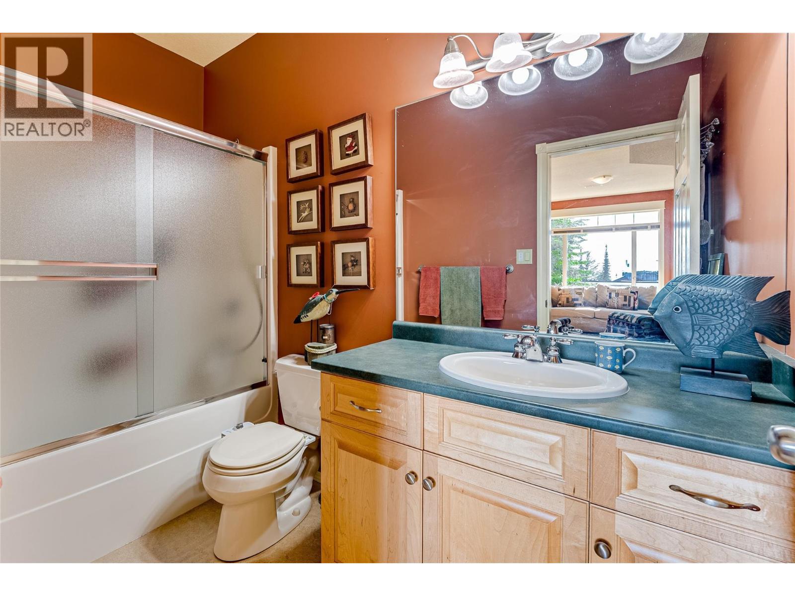 635 Monashee Road Unit# 8, Silver Star, BC - Indoor Photo Showing Bathroom