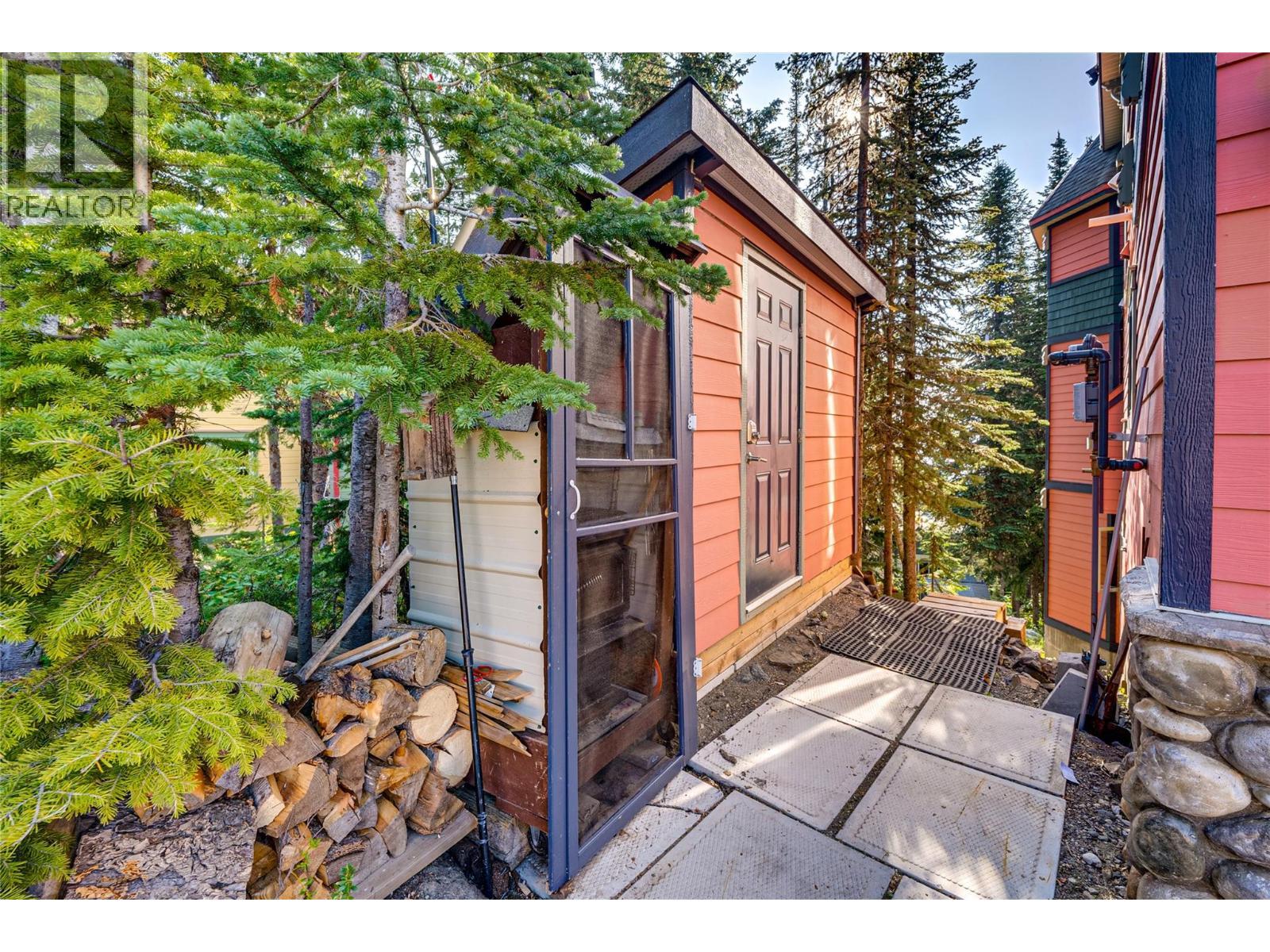 635 Monashee Road Unit# 8, Silver Star, BC - Outdoor