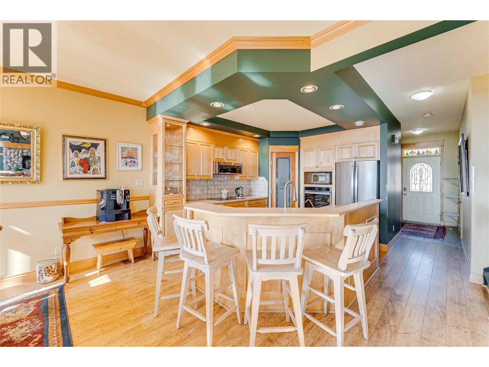 635 Monashee Road Unit# 8, Silver Star, BC - Indoor Photo Showing Dining Room