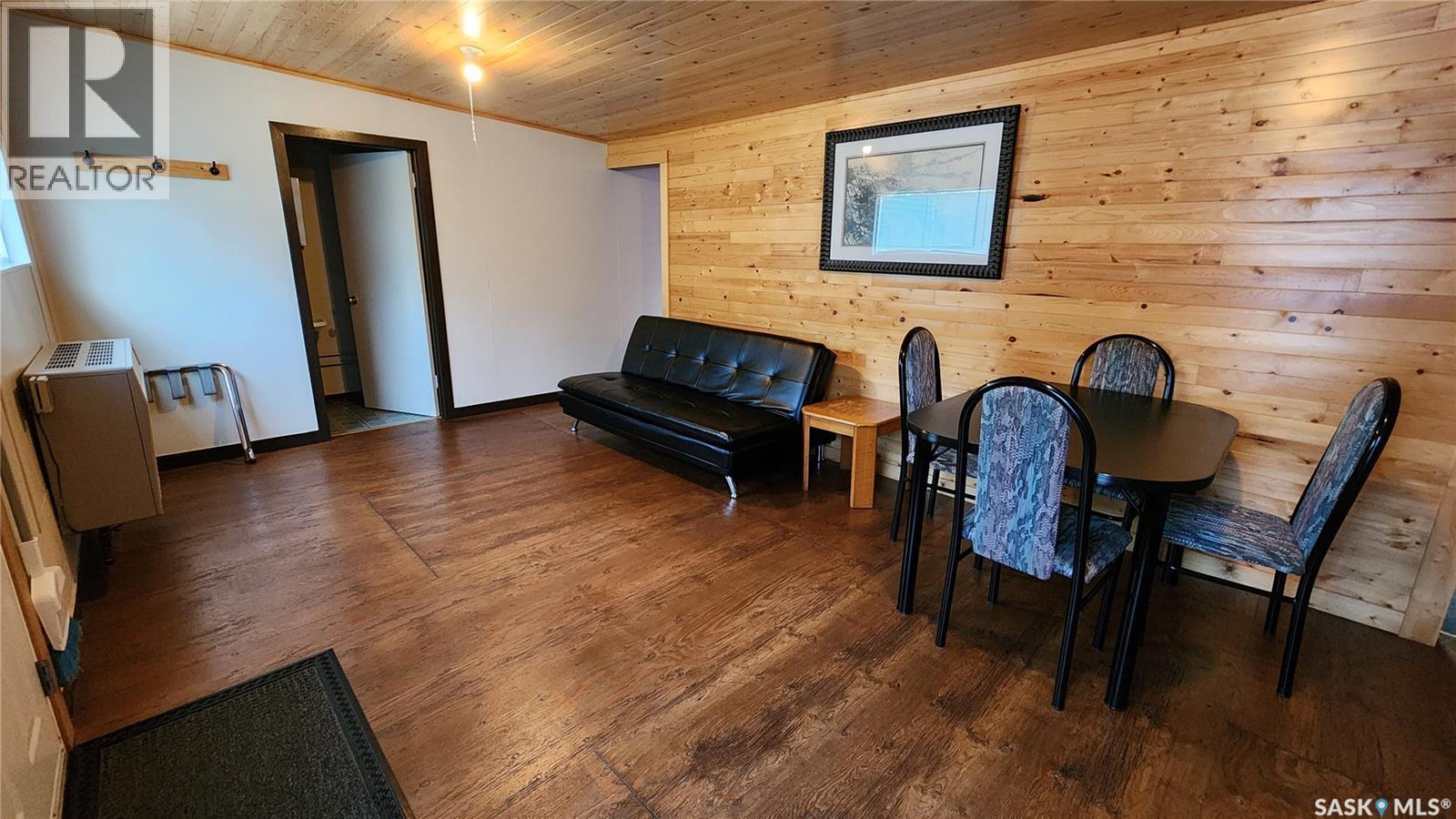 Michel Point Lodge, Dore Lake, SK