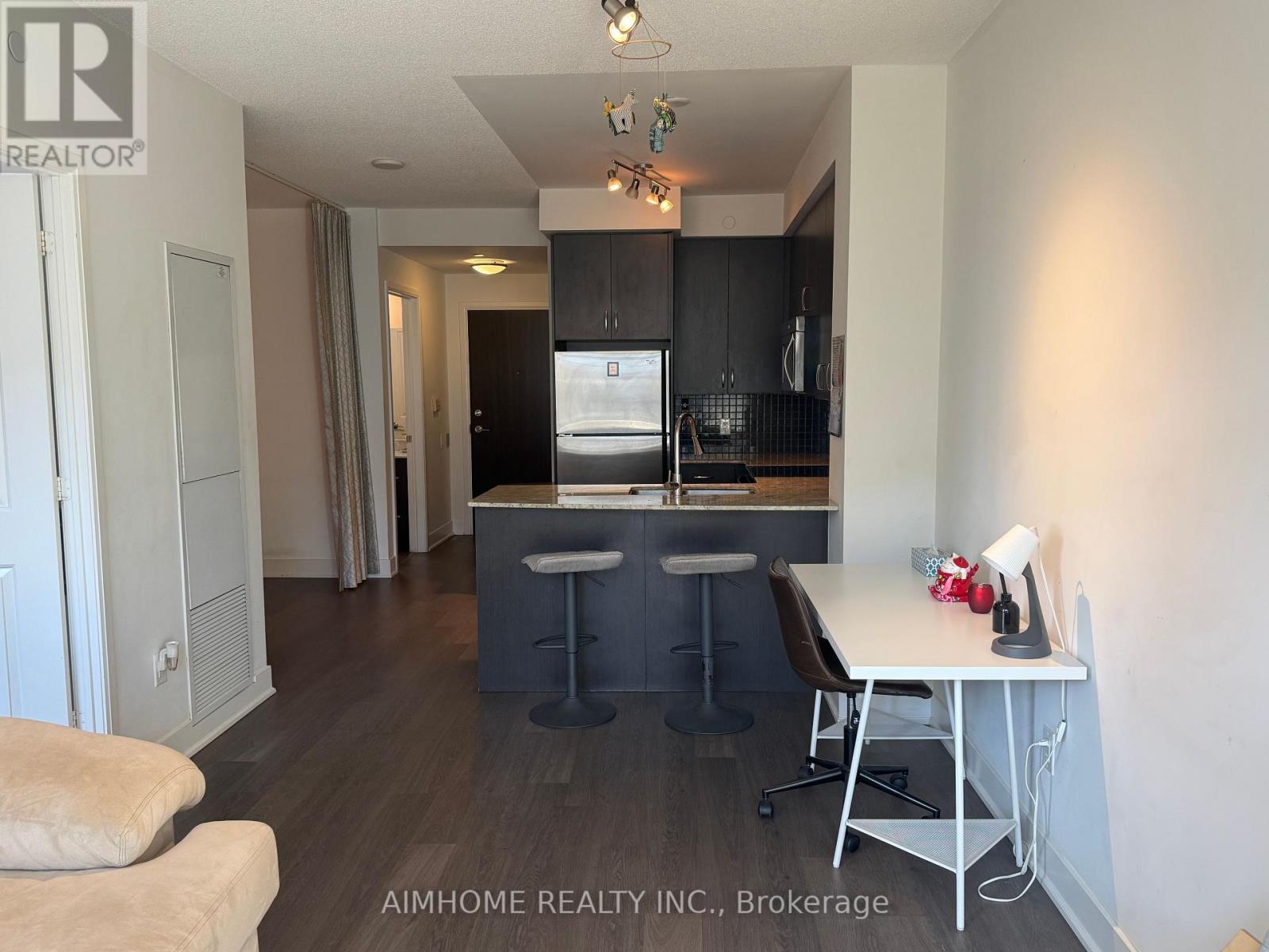 513 - 7608 Yonge Street, Vaughan, ON - Indoor