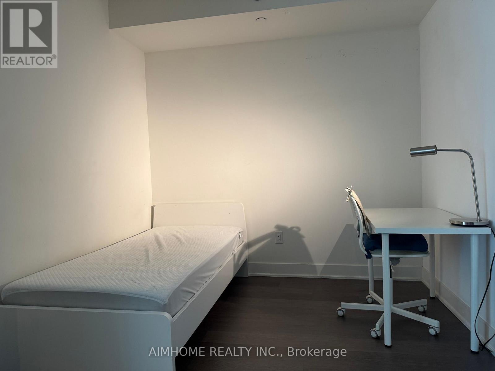 513 - 7608 Yonge Street, Vaughan, ON - Indoor