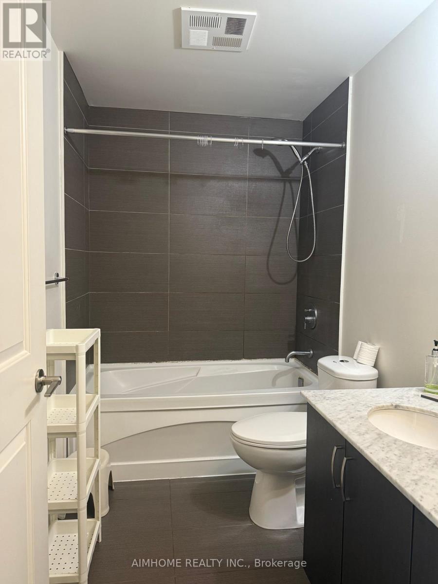513 - 7608 Yonge Street, Vaughan, ON - Indoor Photo Showing Bathroom