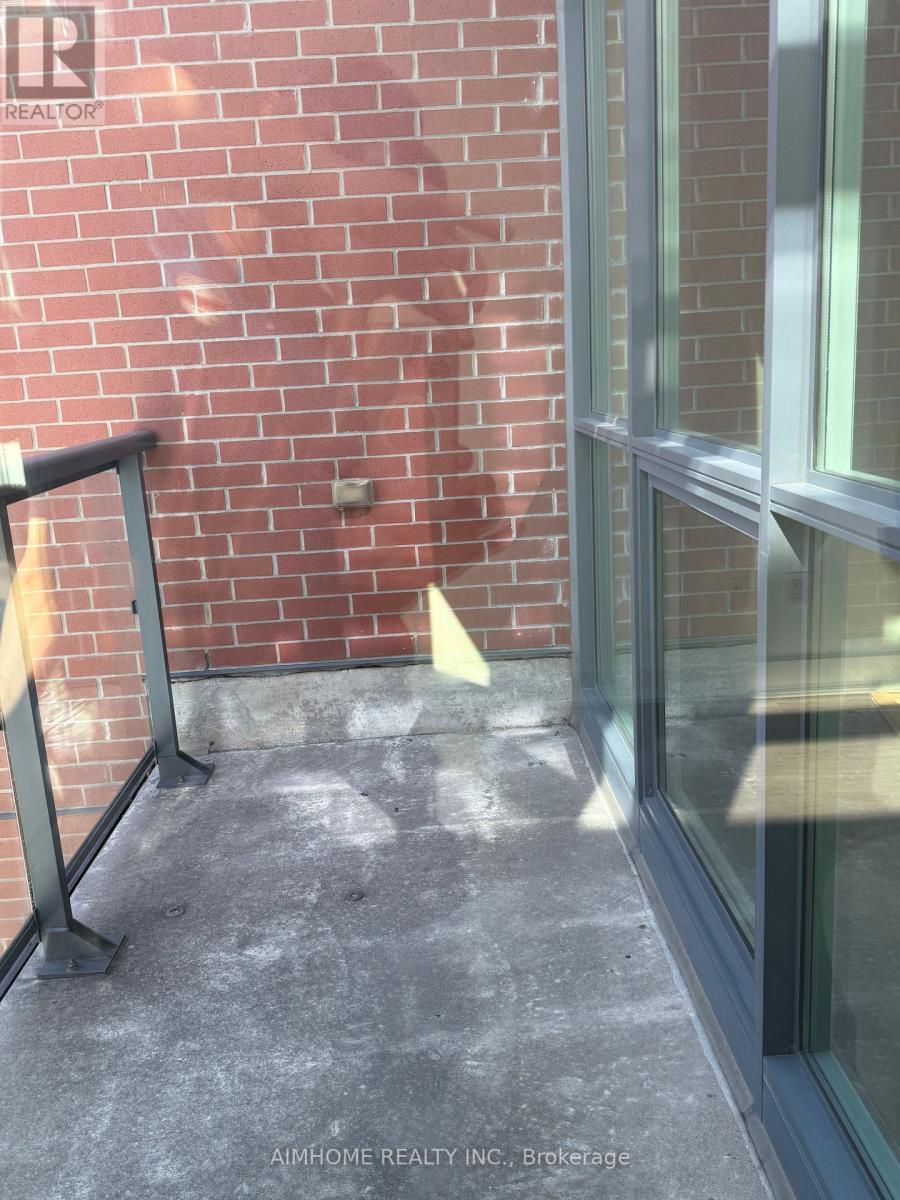 513 - 7608 Yonge Street, Vaughan, ON - Outdoor With Exterior