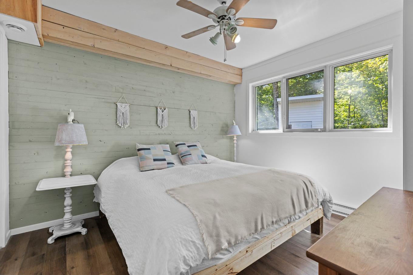 Bedroom - 135 Ch. Des Oreilles-D'Ours, Wentworth, QC - Indoor Photo Showing Bedroom