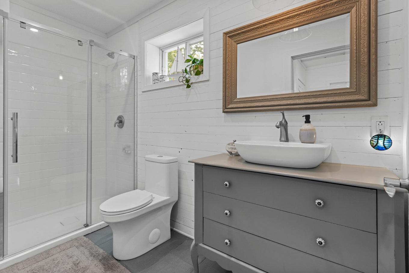 Bathroom - 135 Ch. Des Oreilles-D'Ours, Wentworth, QC - Indoor Photo Showing Bathroom