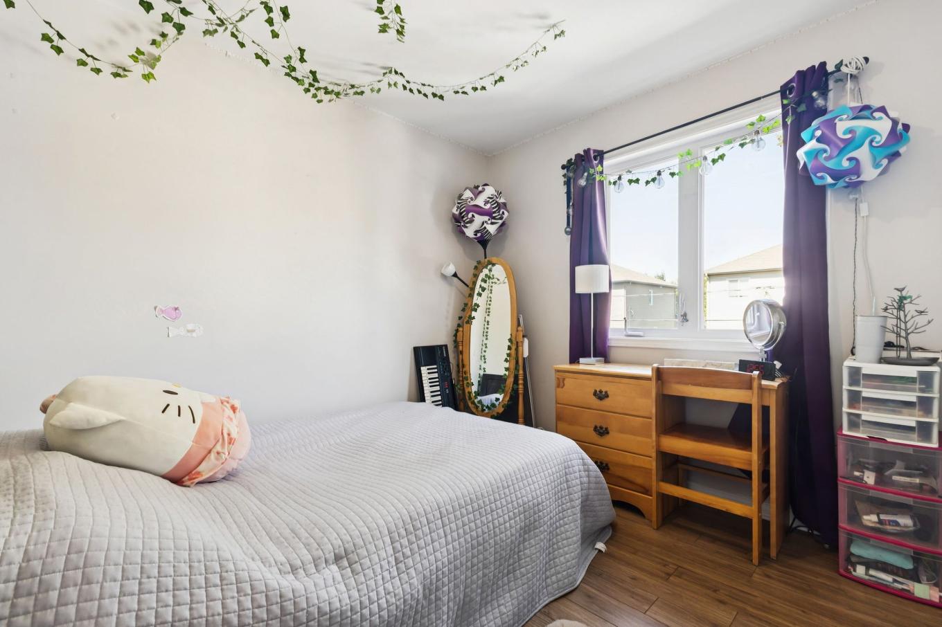 Chambre à coucher - 96 Rue Scullion, Gatineau (Buckingham), QC - Indoor Photo Showing Bedroom