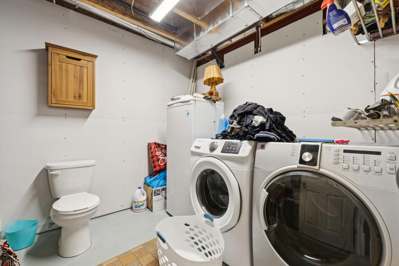 Salle de bains - 96 Rue Scullion, Gatineau (Buckingham), QC - Indoor Photo Showing Laundry Room