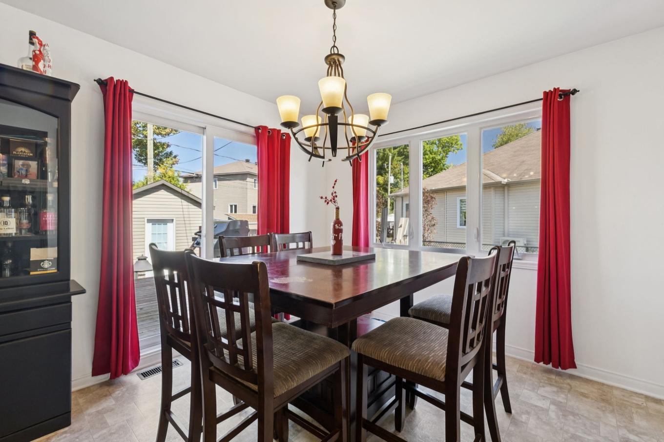 Salle à manger - 96 Rue Scullion, Gatineau (Buckingham), QC - Indoor Photo Showing Dining Room