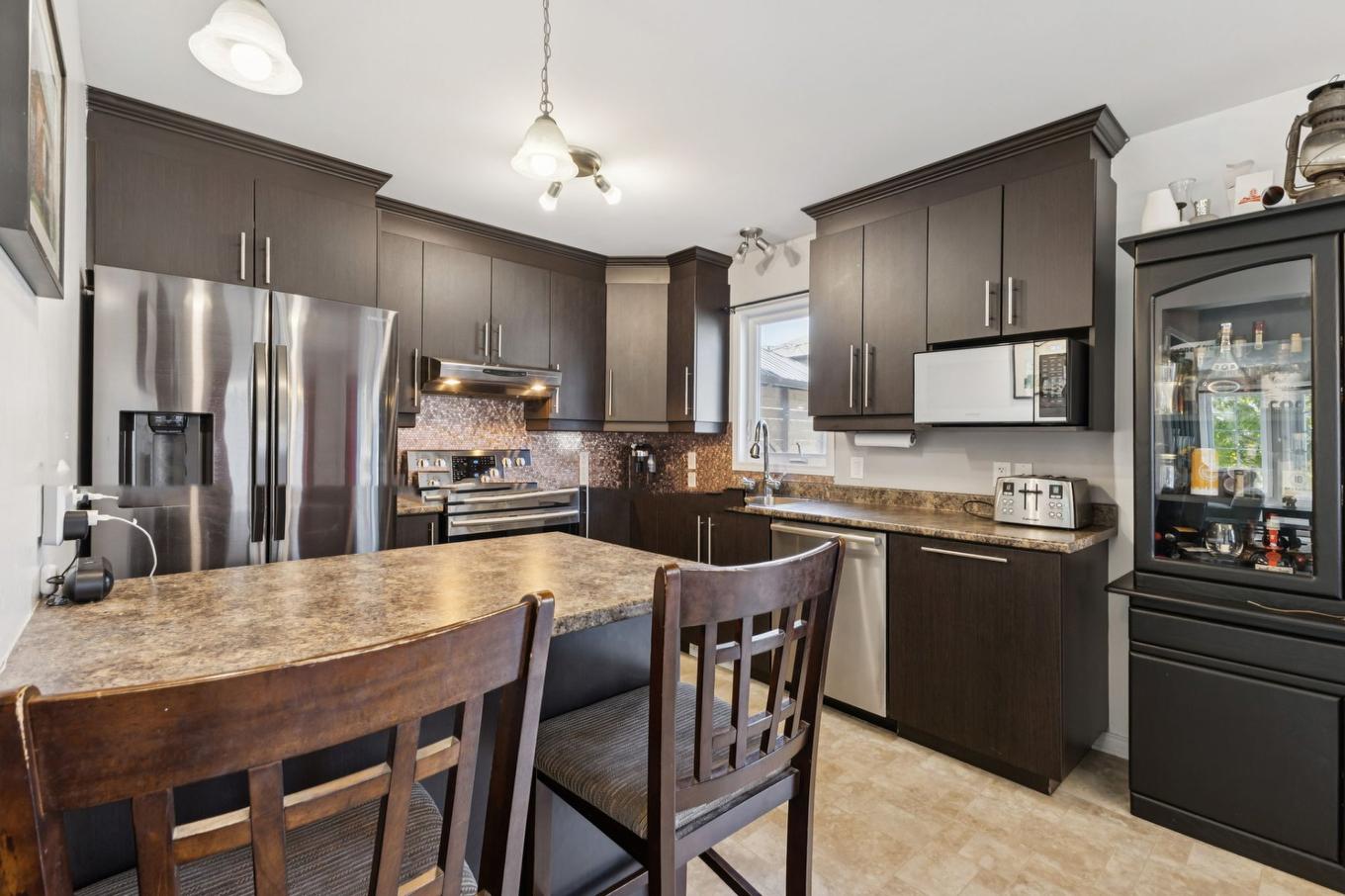 Cuisine - 96 Rue Scullion, Gatineau (Buckingham), QC - Indoor Photo Showing Kitchen With Upgraded Kitchen