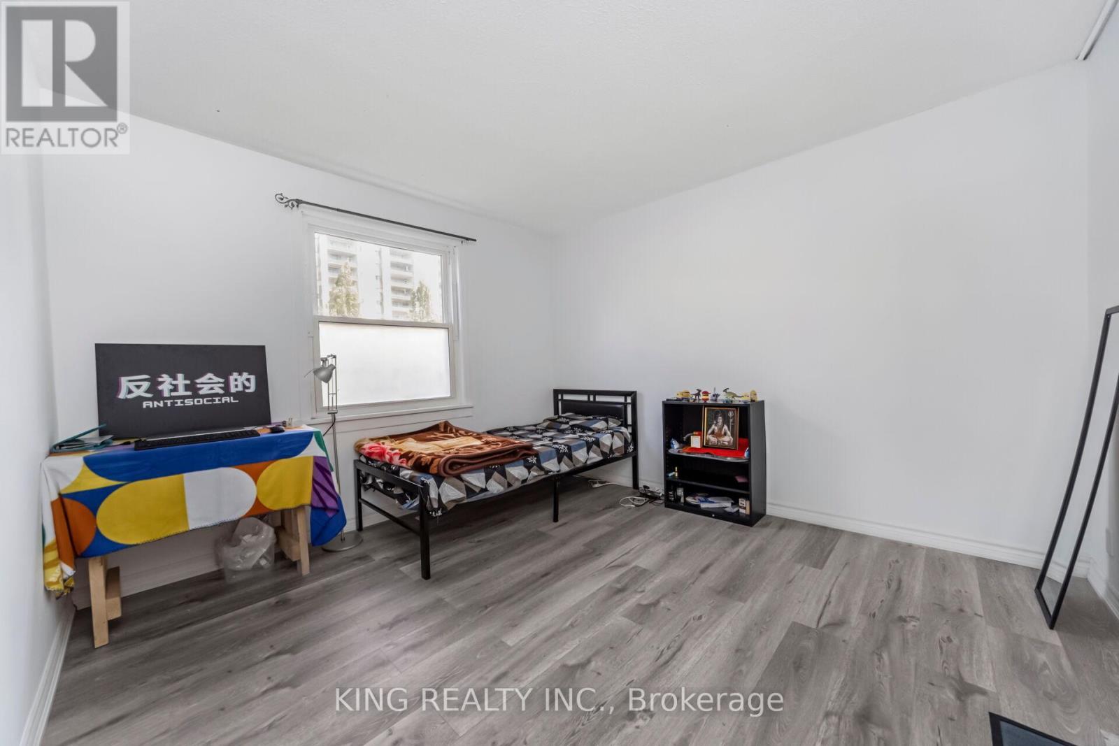 1097 Queens Boulevard, Kitchener, ON