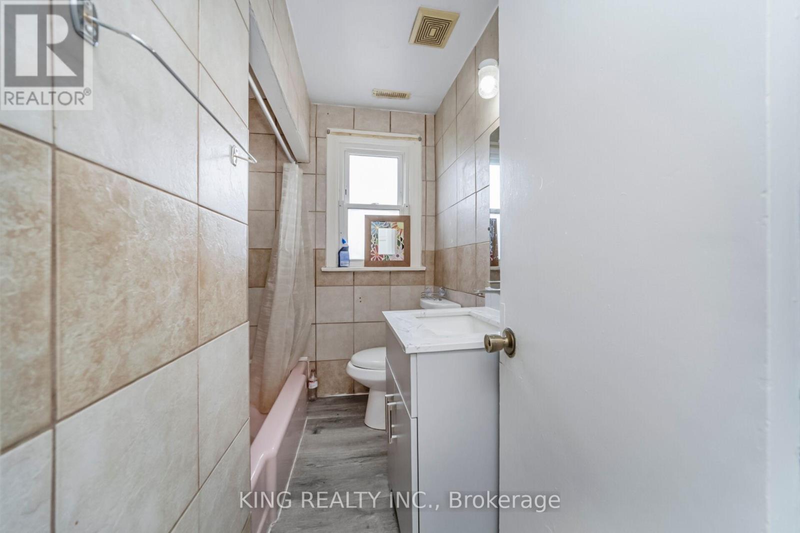 1097 Queens Boulevard, Kitchener, ON