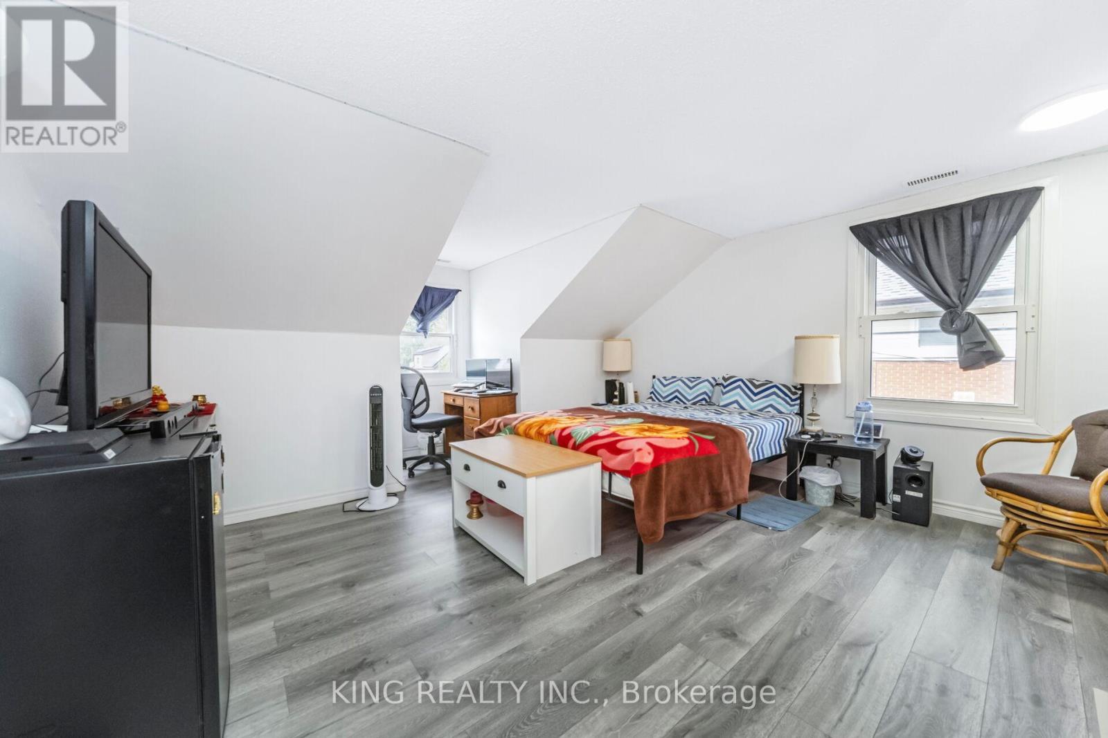 1097 Queens Boulevard, Kitchener, ON