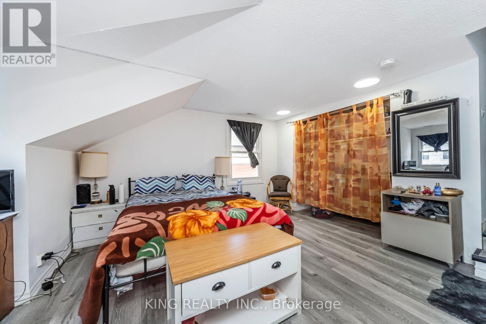 1097 Queens Boulevard, Kitchener, ON