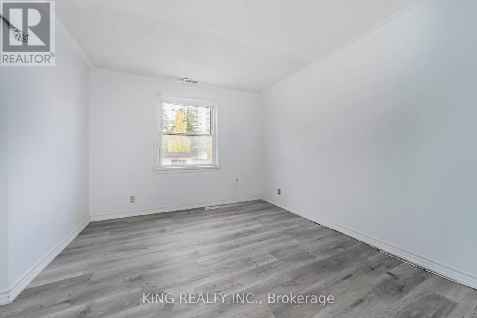 1097 Queens Boulevard, Kitchener, ON