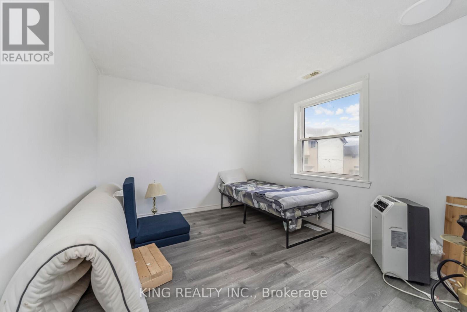 1097 Queens Boulevard, Kitchener, ON