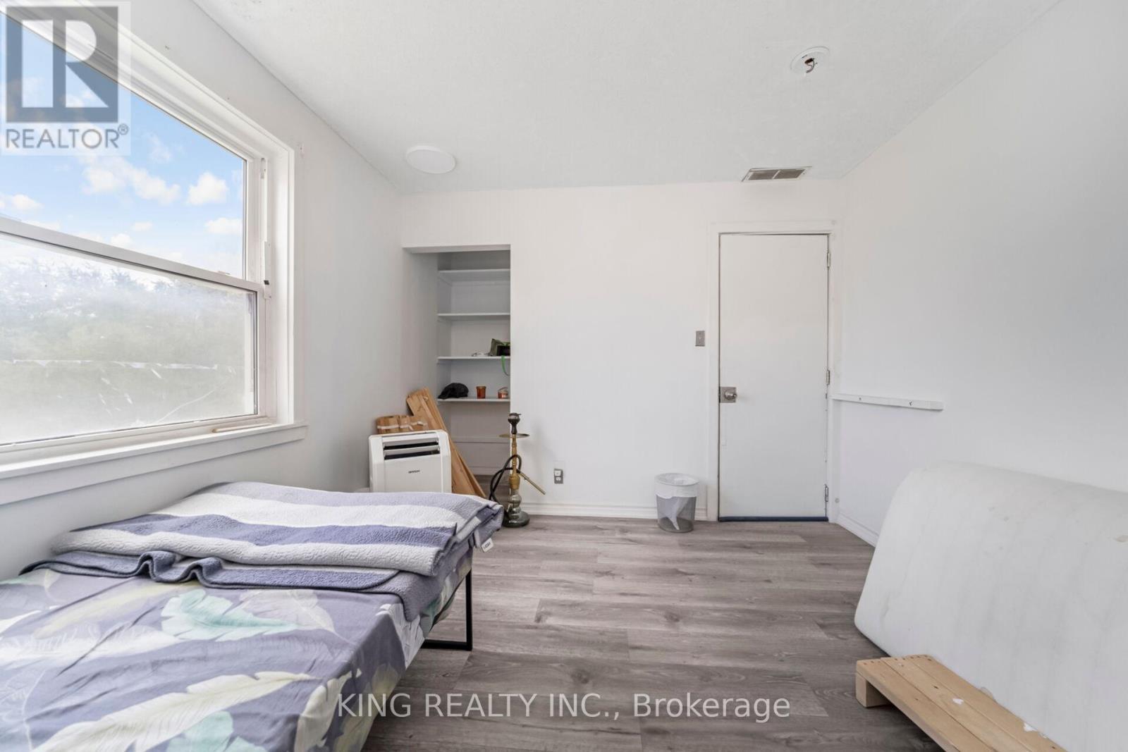 1097 Queens Boulevard, Kitchener, ON