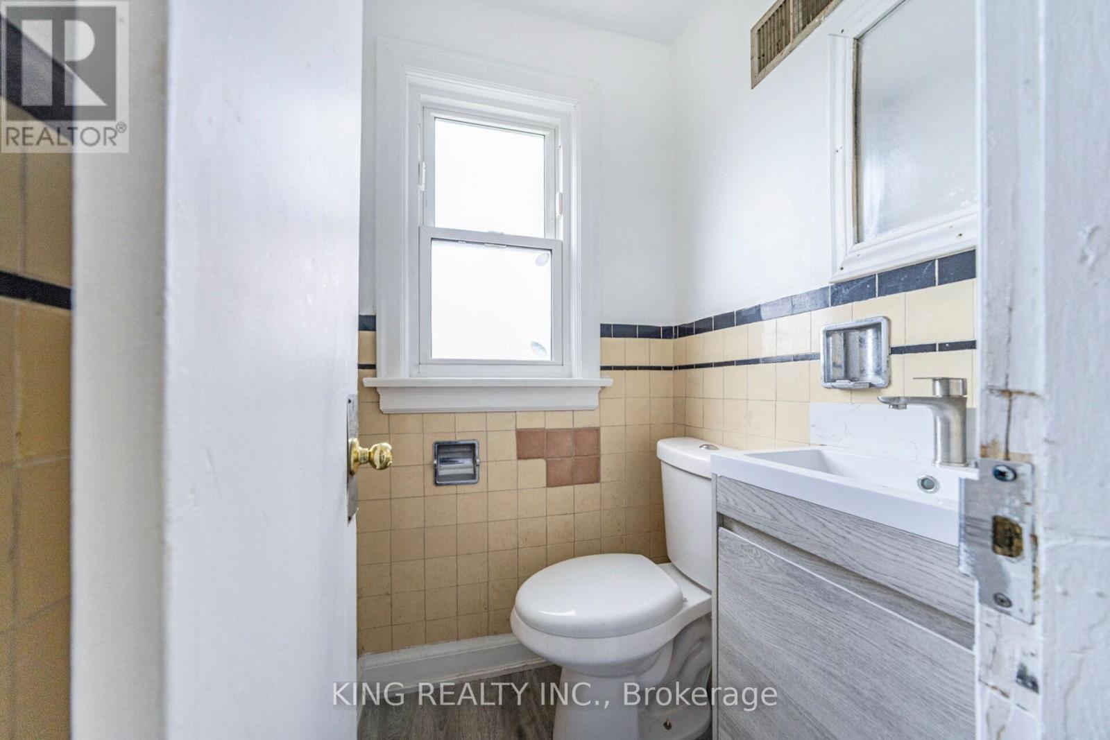 1097 Queens Boulevard, Kitchener, ON