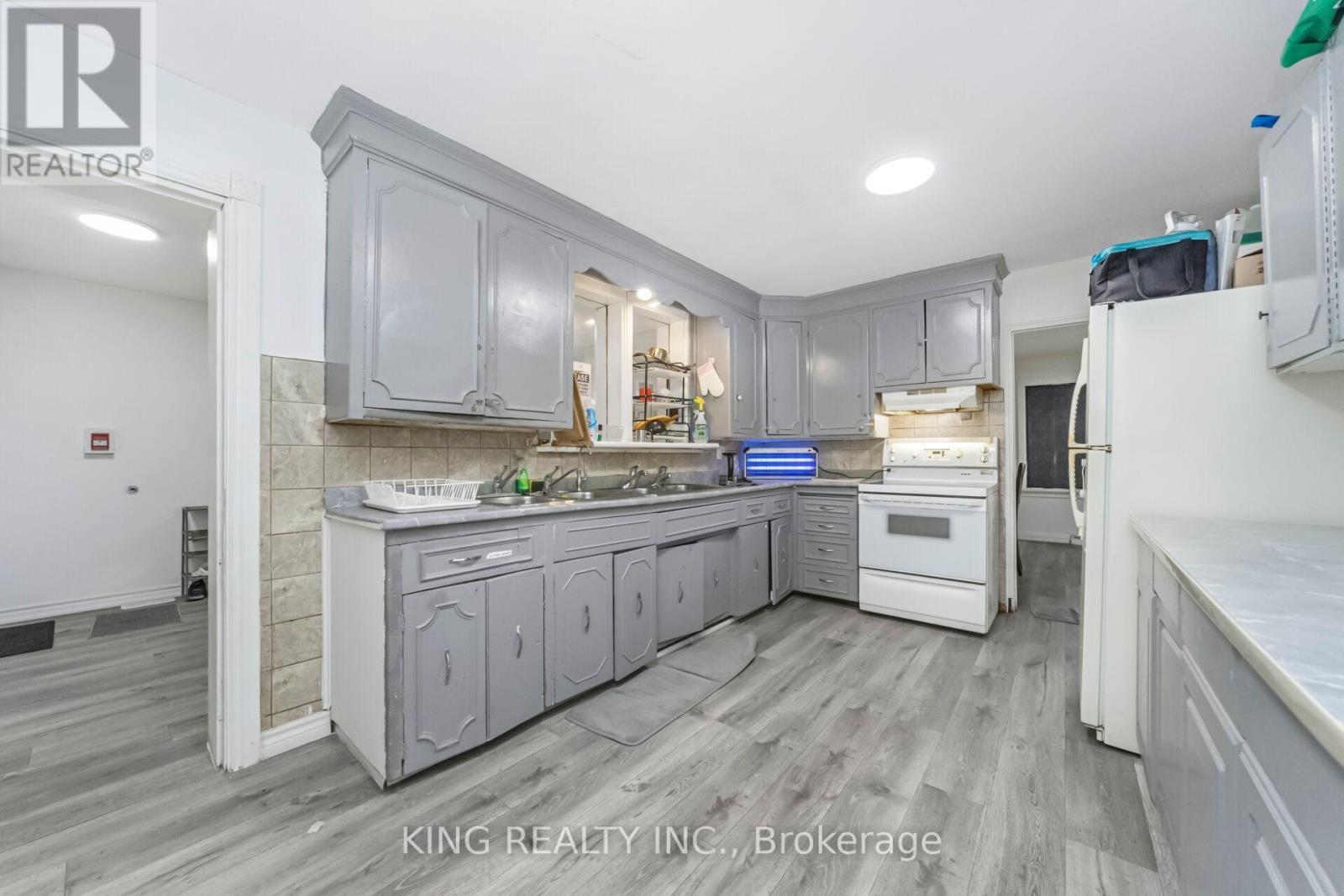 1097 Queens Boulevard, Kitchener, ON