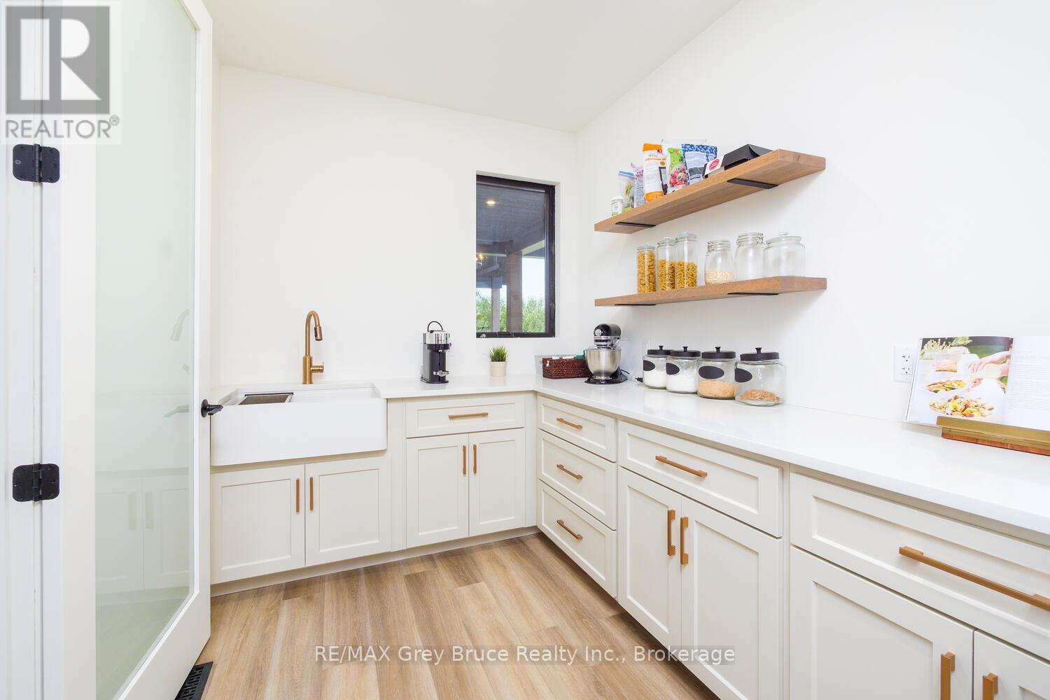 117 Almur Drive, Georgian Bluffs, ON - Indoor Photo Showing Other Room