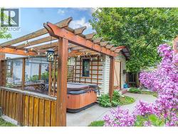 HOT TUB GAZEBO - Nice woodwork! -