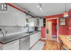 KITCHEN - Stainless Appliances included! -