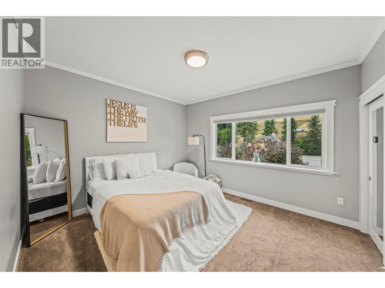 5936 Highway 6, Coldstream, BC - Indoor Photo Showing Bedroom