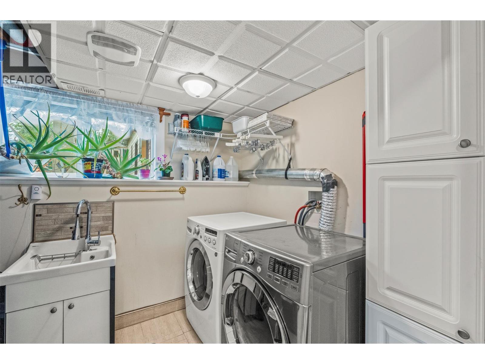 5936 Highway 6, Coldstream, BC - Indoor Photo Showing Laundry Room