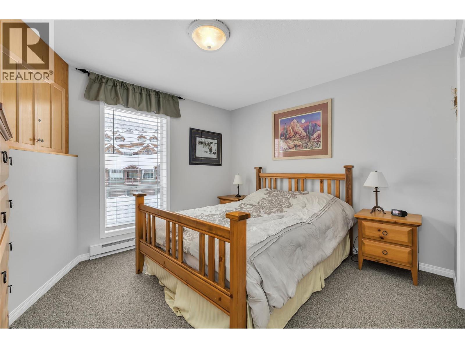 215 Kettleview Road Unit# 402, Big White, BC - Indoor Photo Showing Bedroom