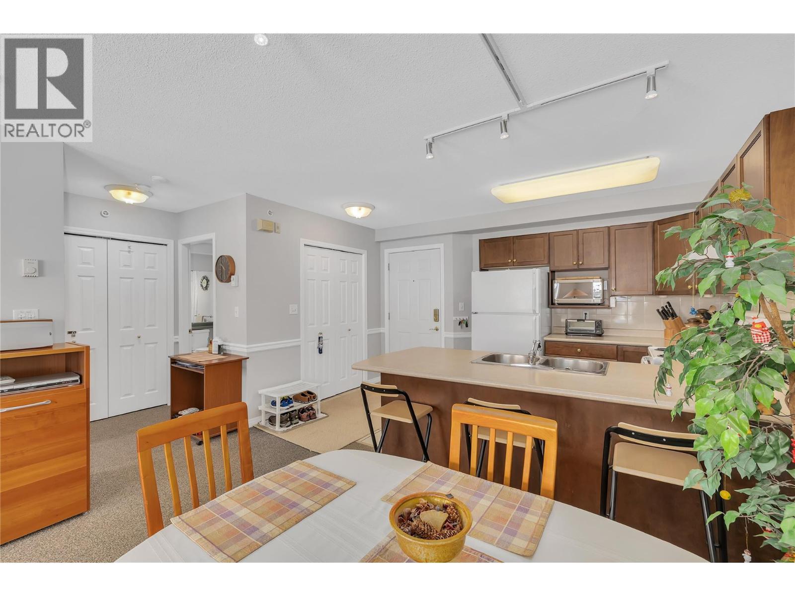 215 Kettleview Road Unit# 402, Big White, BC - Indoor