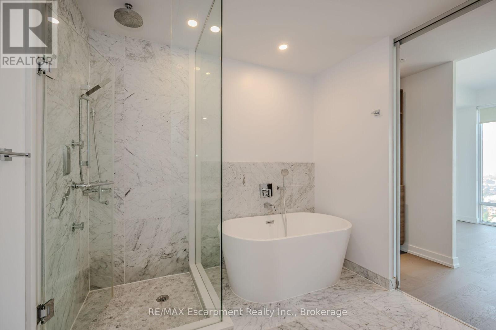 2816 - 488 University Avenue, Toronto (University), ON - Indoor Photo Showing Bathroom