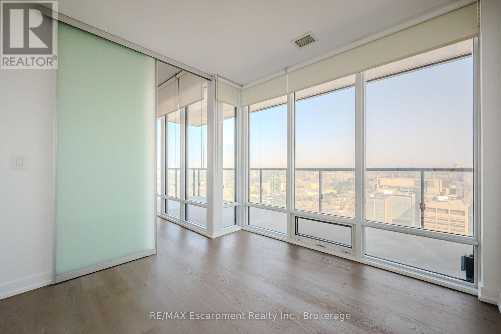 2816 - 488 University Avenue, Toronto (University), ON - Indoor Photo Showing Other Room