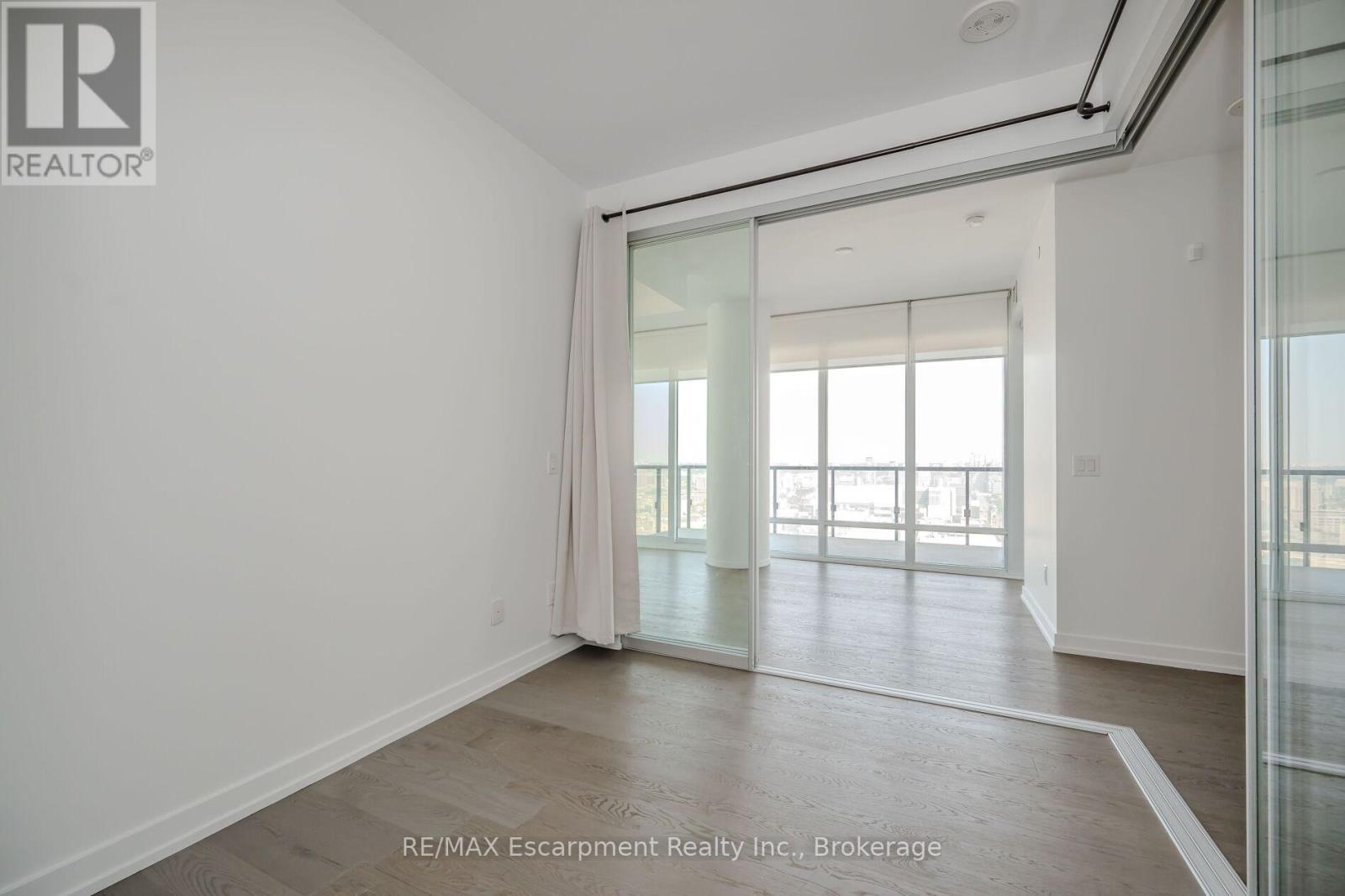 2816 - 488 University Avenue, Toronto (University), ON - Indoor Photo Showing Other Room