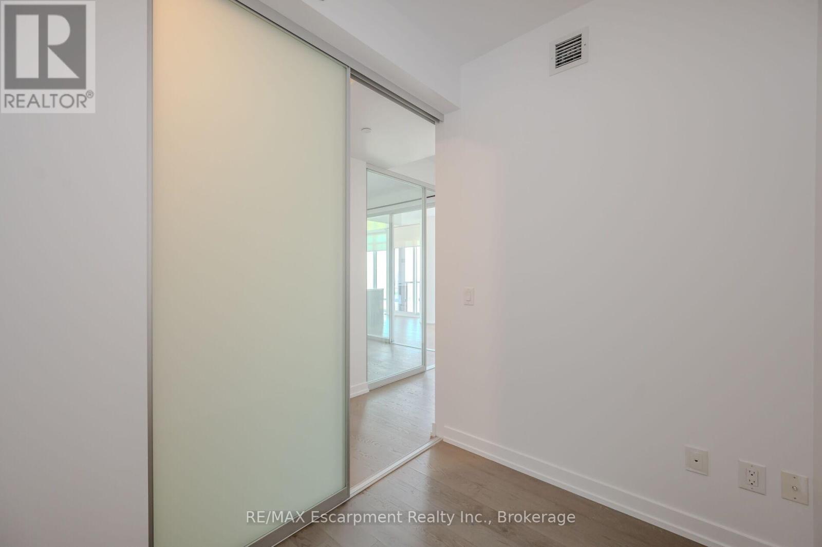 2816 - 488 University Avenue, Toronto (University), ON - Indoor Photo Showing Other Room