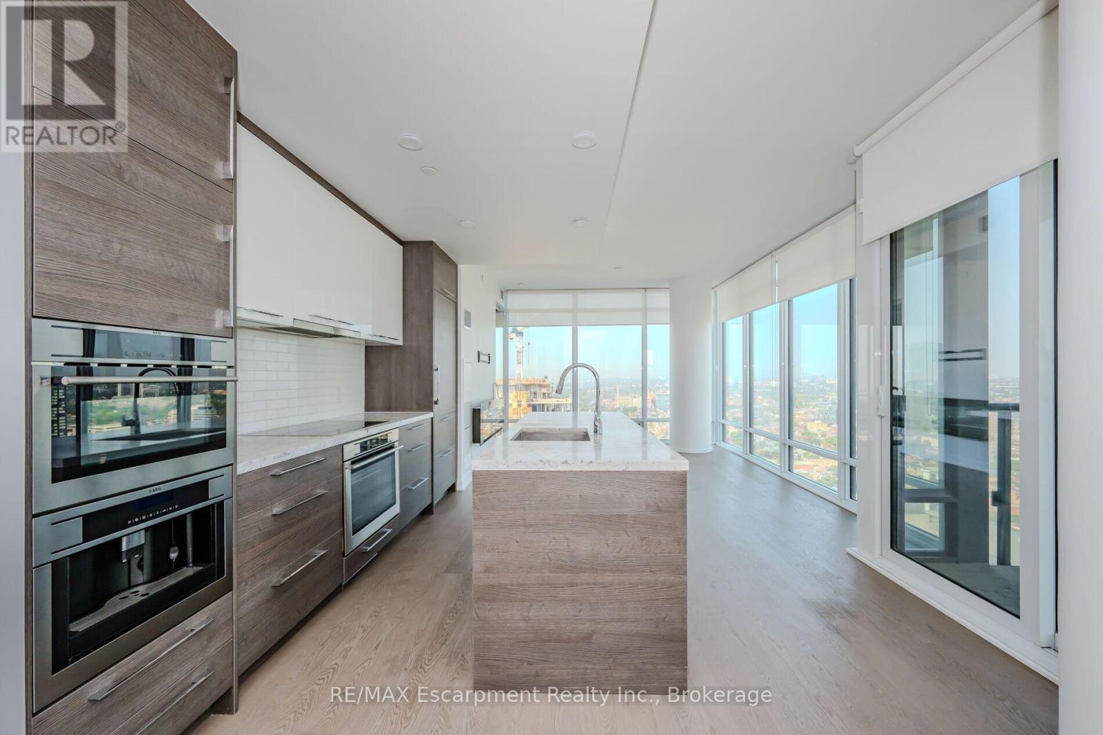 2816 - 488 University Avenue, Toronto (University), ON - Indoor Photo Showing Kitchen With Upgraded Kitchen