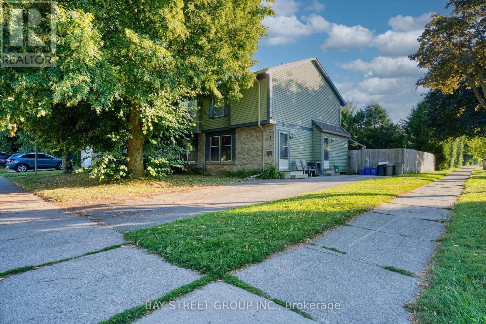 1 Ranchwood Crescent, London North, ON - Outdoor