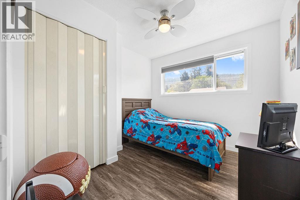 11701 Coldstream Creek Road, Coldstream, BC - Indoor Photo Showing Bedroom