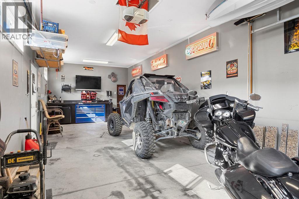 11701 Coldstream Creek Road, Coldstream, BC - Indoor Photo Showing Garage