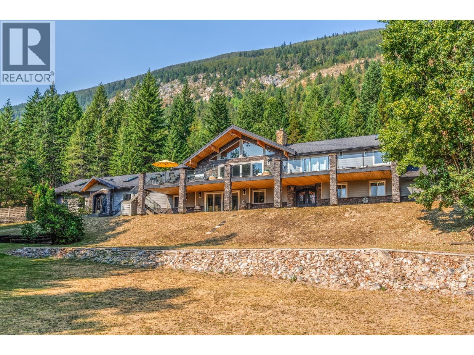 6171 50 Street Nw, Salmon Arm, BC - Outdoor With Deck Patio Veranda