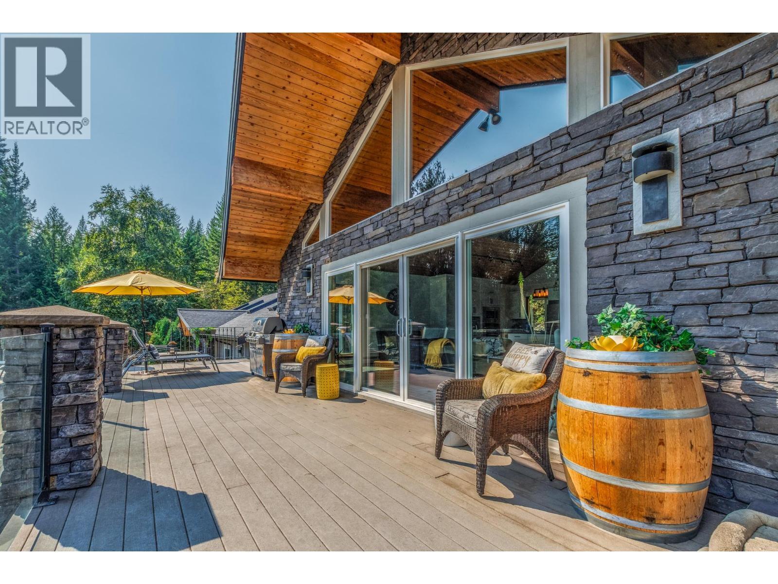 6171 50 Street Nw, Salmon Arm, BC - Outdoor With Deck Patio Veranda