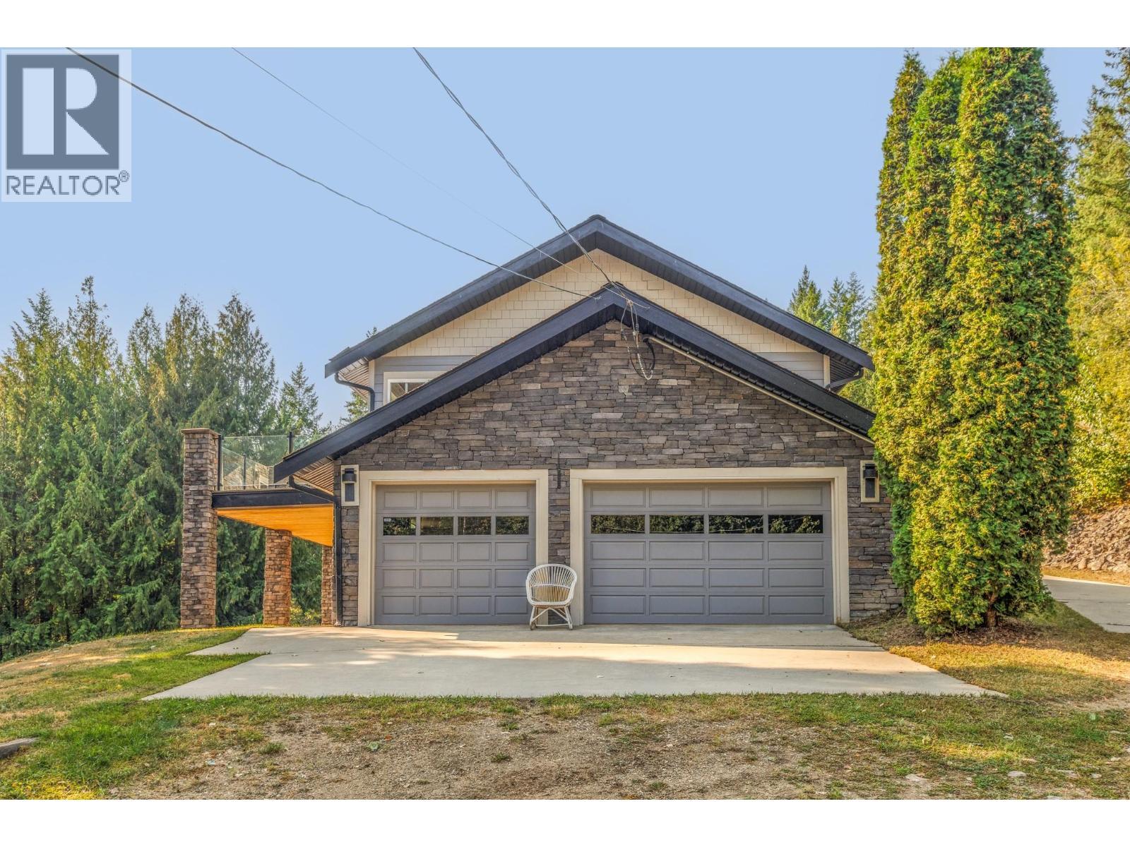 6171 50 Street Nw, Salmon Arm, BC - Outdoor