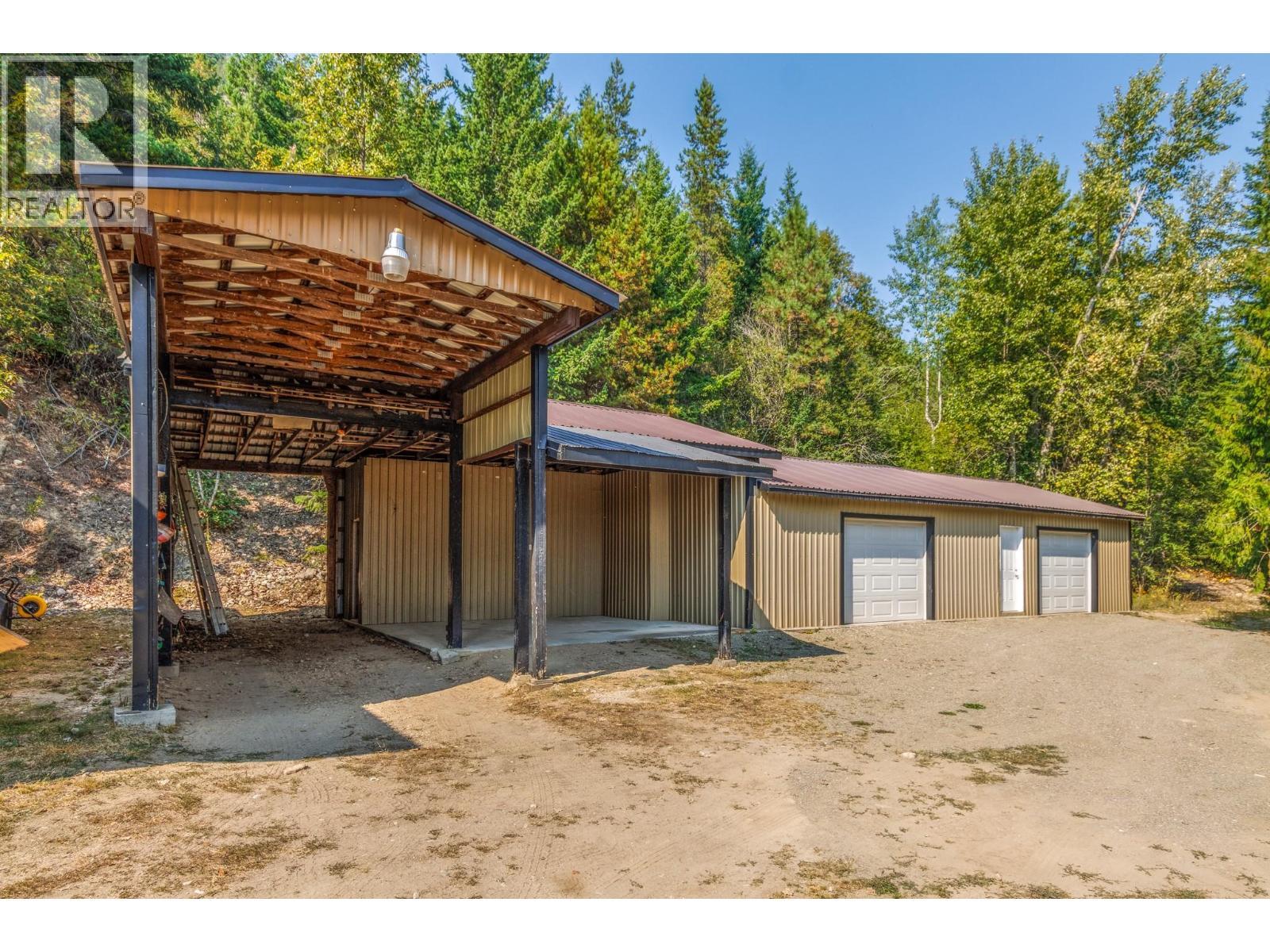 6171 50 Street Nw, Salmon Arm, BC - Outdoor