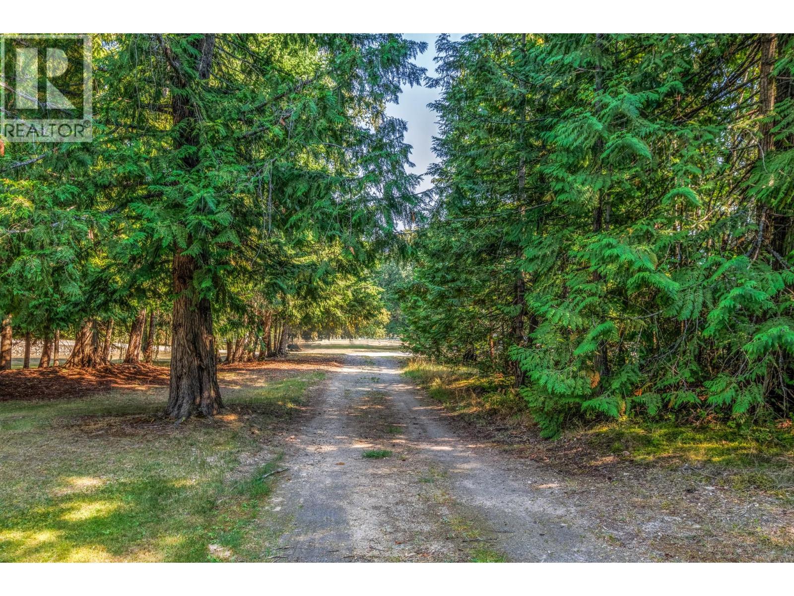 6171 50 Street Nw, Salmon Arm, BC - Outdoor